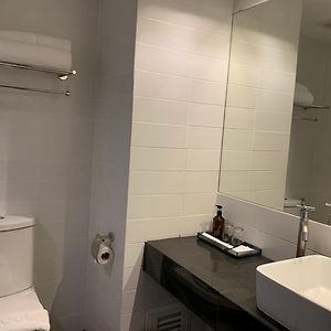 Deluxe Middle Twin No Window